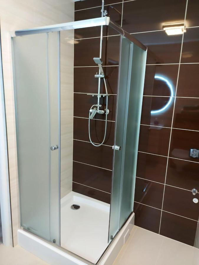 Apartament Z Duzym Tarasem Lägenhet Świnoujście Exteriör bild
